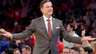 Bruce Pearl, Rick Pitino share AP Coach of the Year honors - ESPN