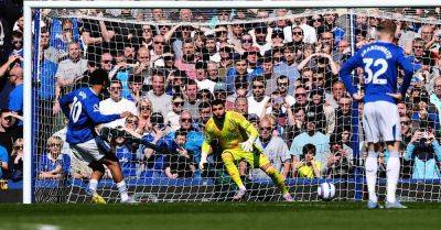 Arsenal’s slim title challenge almost over after Everton draw