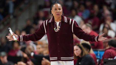 Staley - Bueckers narrative overshadows South Carolina's feats - ESPN