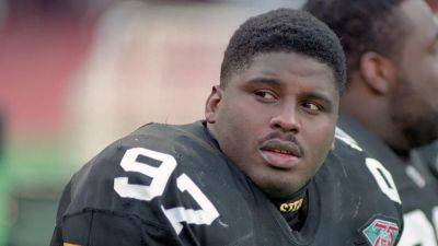 Former Steelers player Ray Seals, who made it to the NFL despite skipping college, dead at 59