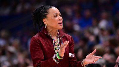 South Carolina's Dawn Staley suggests ESPN's framing of her comments on Paige Bueckers was misleading: 'Lies'