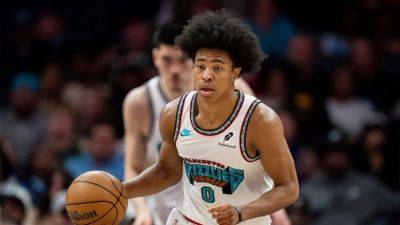 Grizzlies' Jaylen Wells awake, alert but has broken wrist - ESPN - espn.com