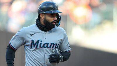 Marlins outfielder makes 'one of the best catches you’ll ever see'