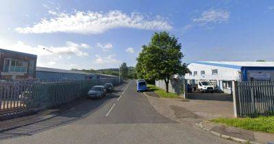 Building fire shut major road in both directions