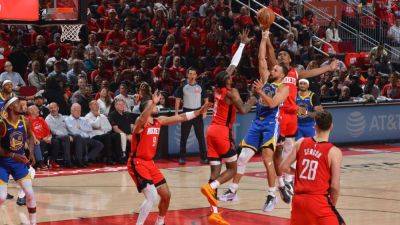 Warriors irked as Rockets take aim at Curry's injured thumb - ESPN