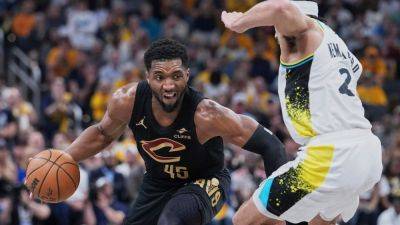 Donovan Mitchell - Kenny Atkinson - Donovan Mitchell (ankle) exits early, to have MRI on Monday - ESPN - espn.com - county Cleveland - state Indiana - county Cavalier