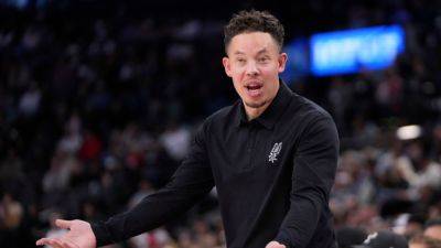 Spurs' Mitch Johnson latest to succeed iconic head coach - ESPN