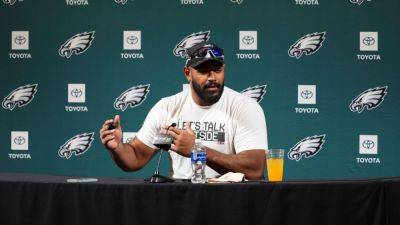 Eagles' Mailata, Brown downplay tush push on eve of NFL vote - ESPN