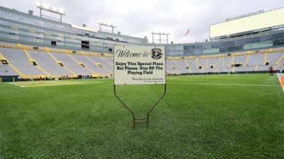 Notre Dame, Wisconsin to play at Lambeau Field in 2026 - ESPN