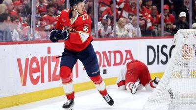 Carolina Hurricanes - Florida Panthers forward Eetu Luostarinen ejected after hit - ESPN - espn.com
