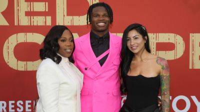 Travis Hunter marries fiancé Leanna De La Fuente to complete whirlwind month - ESPN