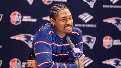 Mike Vrabel - Drake Maye - Patriots coach ‘aware’ of Stefon Diggs video involving mysterious pink substance on a boat - foxnews.com