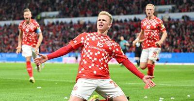 Manchester United have wildcard £17m transfer solution to Liam Delap snub