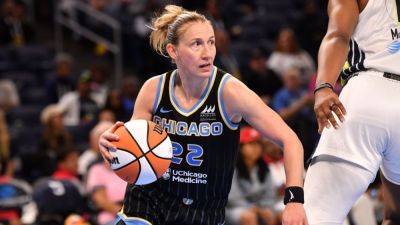 Kamilla Cardoso - Courtney Vandersloot - Angel Reese - Vandersloot breaks wife Quigley's Sky scoring mark in win - ESPN - espn.com