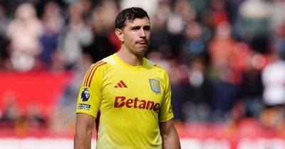 Aston Villa star Emiliano Martinez sent Man United transfer instruction - 'massive club'