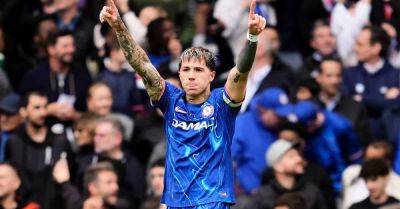 Chelsea beat lacklustre Liverpool to boost Champions League hopes