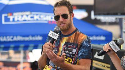 Dave Portnoy - Dave Portnoy says Auschwitz offer to man allegedly involved in antisemitic sign is revoked - foxnews.com - Usa - Poland - Instagram