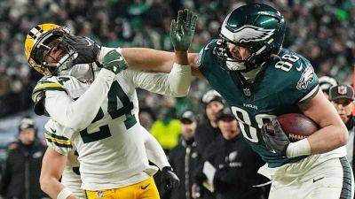 Dallas Goedert to remain with Eagles on reworked deal, source says - ESPN