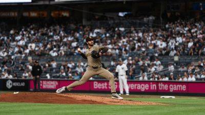 Padres' Dylan Cease loses no-hit bid, pulled in loss to Yanks - ESPN