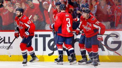 Tom Wilson earns high praise from Caps teammates after clutch Game 2 - ESPN