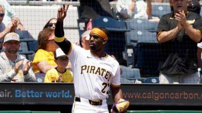 McCutchen moves past Clemente for third on Pirates' HR list - ESPN