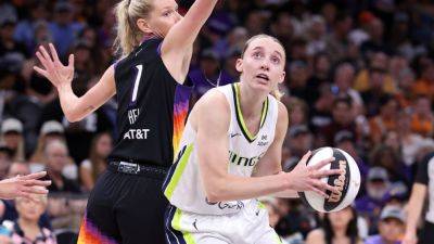 Paige Bueckers explodes for 35 in return, but Wings lose - ESPN