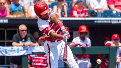 Louisville eliminates Arizona at Men's College World Series - ESPN - espn.com - state Arizona - county Lucas - state Nebraska