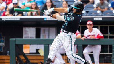 Coastal Carolina advances to Men's College World Series finals - ESPN
