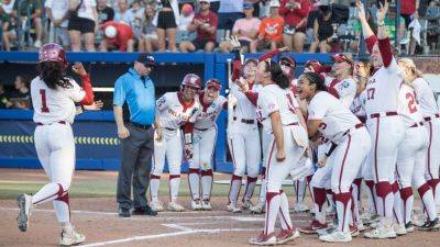 Oklahoma eliminates Oregon, advances to WCWS semifinals - ESPN