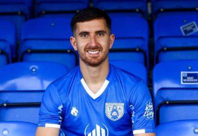 Tonbridge Angels sign striker Eddie Simon who holds English football record after scoring four consecutive hat-tricks