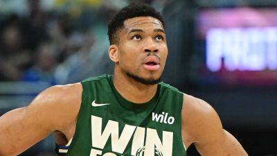 Giannis Antetokounmpo - Bucks' Giannis Antetokounmpo shows off 4-word message on guns - foxnews.com - county Bucks - state Indiana - Greece