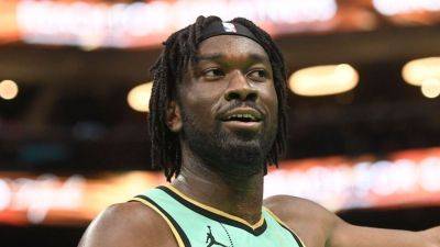 Sources - Suns acquire Hornets center Mark Williams - ESPN