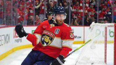 Panthers keep playoff MVP Sam Bennett on 8-year extension - ESPN