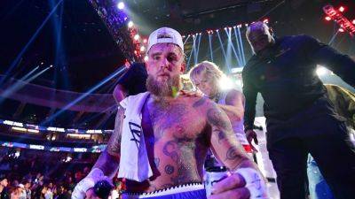 Jake Paul tells booing crowd 'shut the f--k up' after beating Julio César Chávez - foxnews.com
