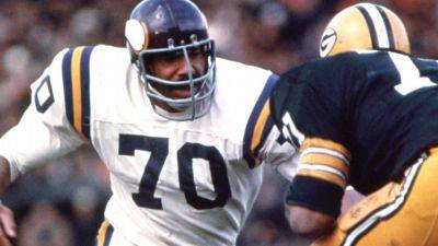 Vikings great Jim Marshall, who played in 282 straight games, dies - ESPN