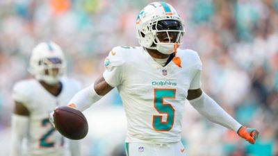 Dolphins send Ramsey, Smith to Steelers for Fitzpatrick in trade - ESPN
