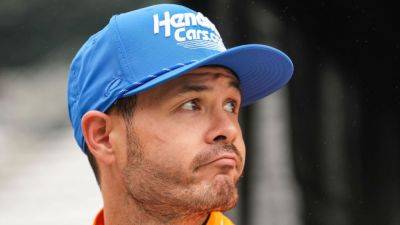 Kyle Larson uninjured following violent crash in sprint car race - ESPN