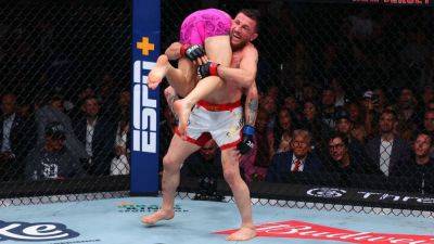Merab Dvalishvili taps Sean O'Malley, retains title at UFC 316 - ESPN