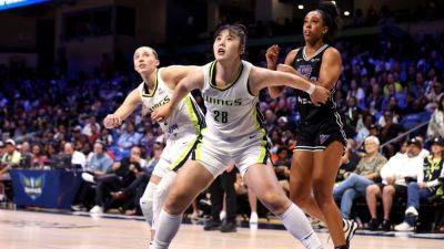 Fantasy women's basketball wavier wire: Li Yueru making a statement in Dallas - ESPN