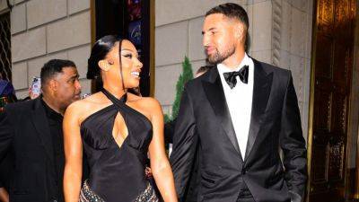 Klay Thompson, Megan Thee Stallion make red carpet debut, confirm relationship - ESPN