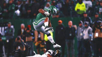 Dak Prescott - Cliff Welch - Christian Maccaffrey - Sam Hodde - Which 10 Players Have The Best Odds to Win 2025 Offensive Player of the Year? - foxnews.com - San Francisco - county Dallas