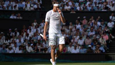 Aryna Sabalenka urges Alexander Zverev to open up about mental health - ESPN