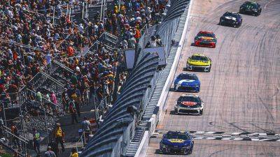 Kyle Larson - Denny Hamlin - Kevin Harvick - Chase Briscoe - Hendrick Motorsports - Joe Gibbs - Denny Hamlin Survives Rain Delay, Overtime Finish to Win Again at Dover - foxnews.com - state Michigan - county Darlington - county Hamlin