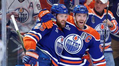 Gary Bettman - Connor Macdavid - Leon Draisaitl - Evan Bouchard - Edmonton Oilers - Stanley Cup Playoffs - NHL stars Connor McDavid, Leon Draisaitl shock beer league game as surprise players - foxnews.com - Usa - county Centre