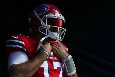 Miami Dolphins - 2025 New NFL uniforms: Bills Bring Back Red Helmets in Regular Season Finale - foxnews.com - New York - San Francisco - Los Angeles - state Arizona - county Bay