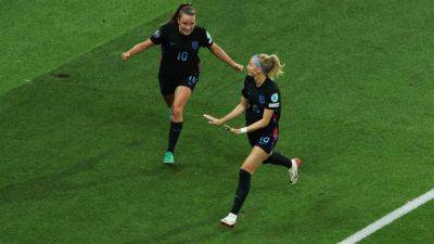 Euro 2025 semifinal as it happened: Kelly sends Lionesses to final - ESPN
