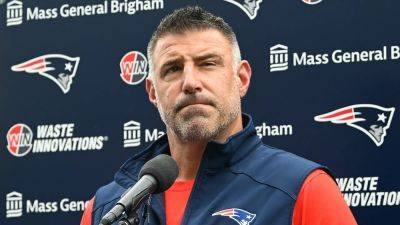Aaron Rodgers - Mike Vrabel - Bill Belichick - Patriots coach Mike Vrabel roasts reporter for not paying attention during training camp media session - foxnews.com - Los Angeles
