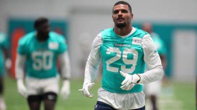 Adam Schefter - Brian Flores - Jalen Ramsey - Mike Macdaniel - Zach Wilson - Drew Rosenhaus - Source - Reworked deal adds $16.435M bonus to Fitzpatrick's deal - ESPN - espn.com - county Miami - county Garden