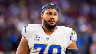 Justin Herbert - Jim Harbaugh - Mark J.Rebilas - Rashawn Slater becomes highest-paid offensive lineman in NFL history with Chargers extension - foxnews.com - Los Angeles - state Arizona - county Christian