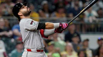 Eugenio Suarez - Cal Raleigh - Report: Scans show no fracture to finger of D-backs' Suárez - ESPN - espn.com - state Arizona